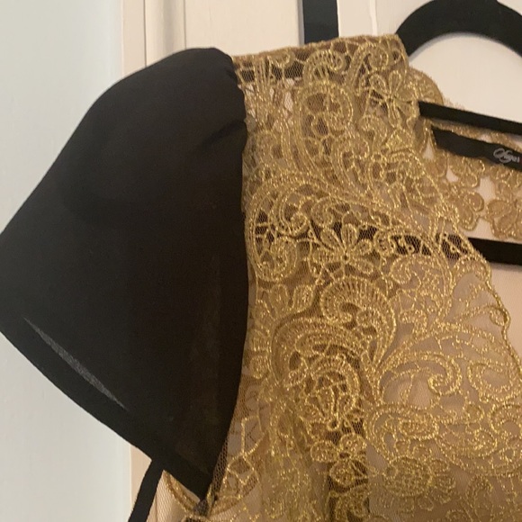 Stylish and unique gold and black top - Picture 3 of 4